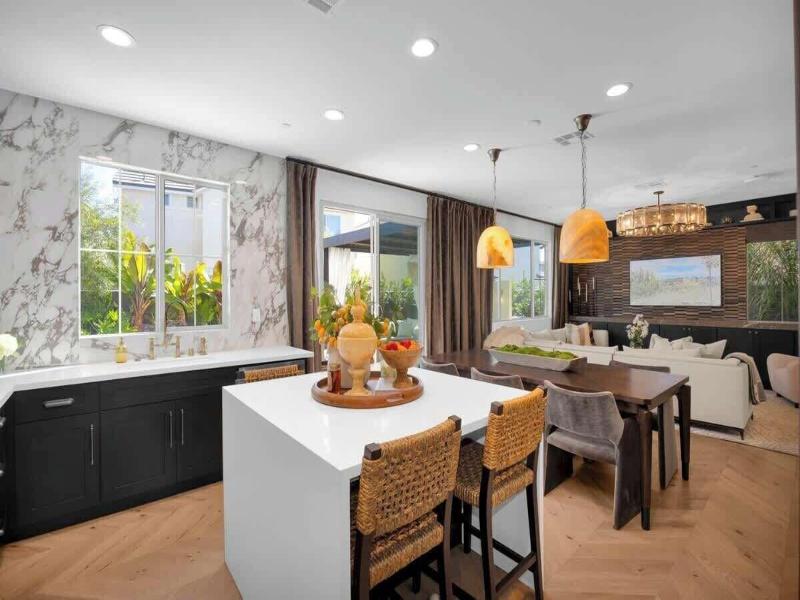 @marbella Lane - Stylish Dream Home In Rmv W/ Pool image