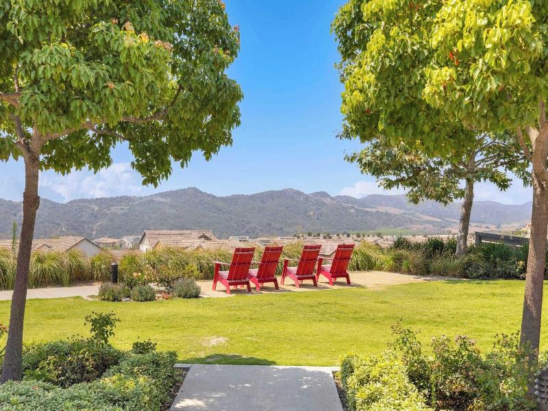 @marbella Lane - Stylish Dream Home In Rmv W/ Pool image