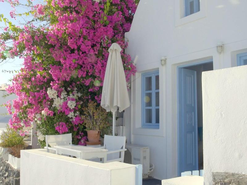 Oia Memories Suites