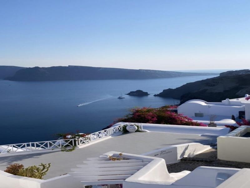 Oia Memories Suites