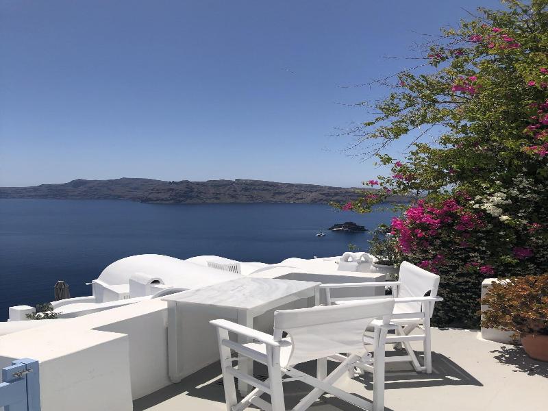 Oia Memories Suites