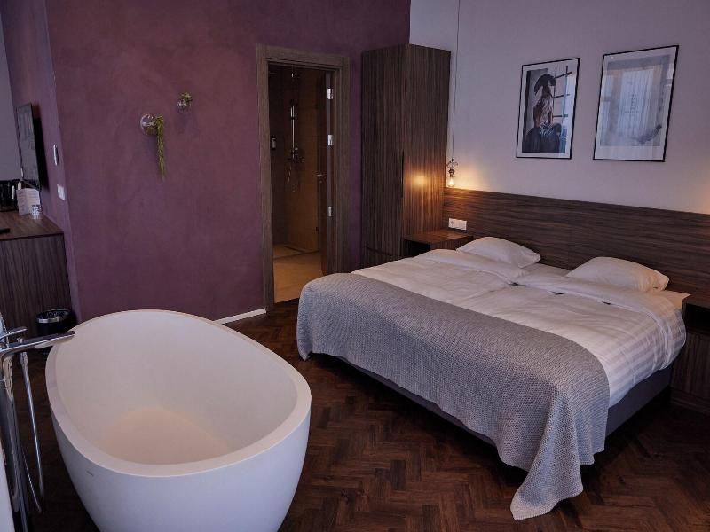 Hotel Vesturland image