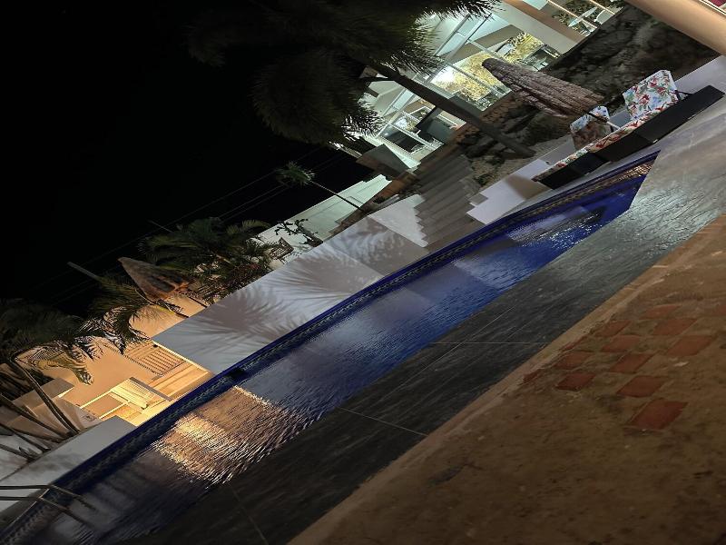 Onyx Luxury Rd image