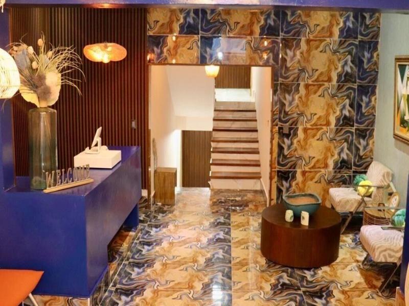 Onyx Luxury Rd image