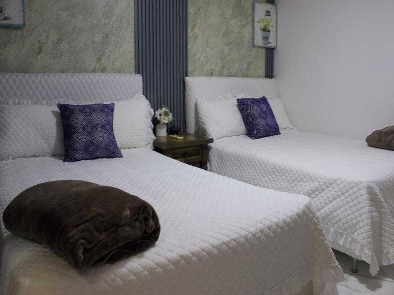Onyx Luxury Rd image