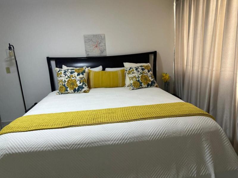 Onyx Luxury Rd image