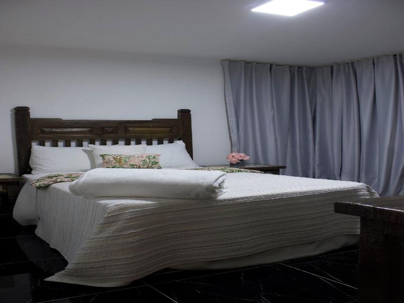 Onyx Luxury Rd image