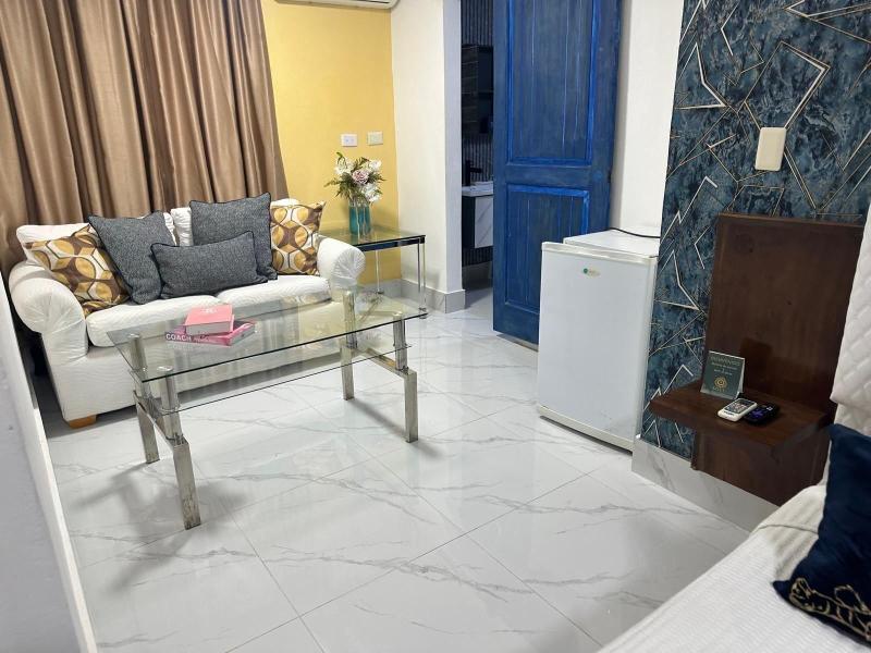 Onyx Luxury Rd image