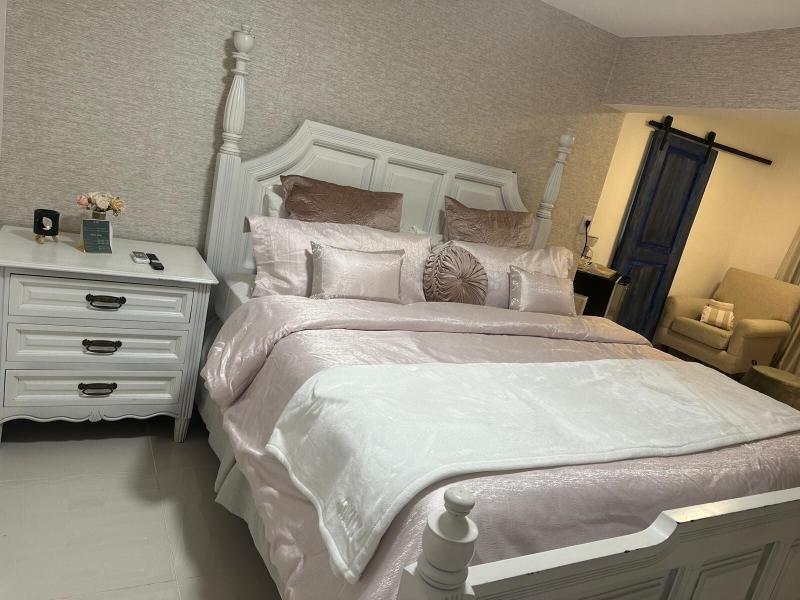 Onyx Luxury Rd image