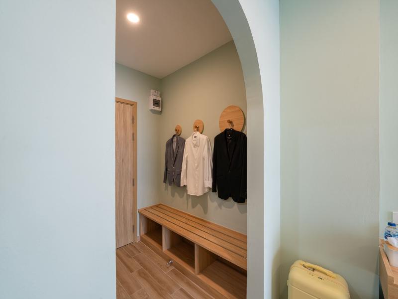 Snooze Hotel Amata image