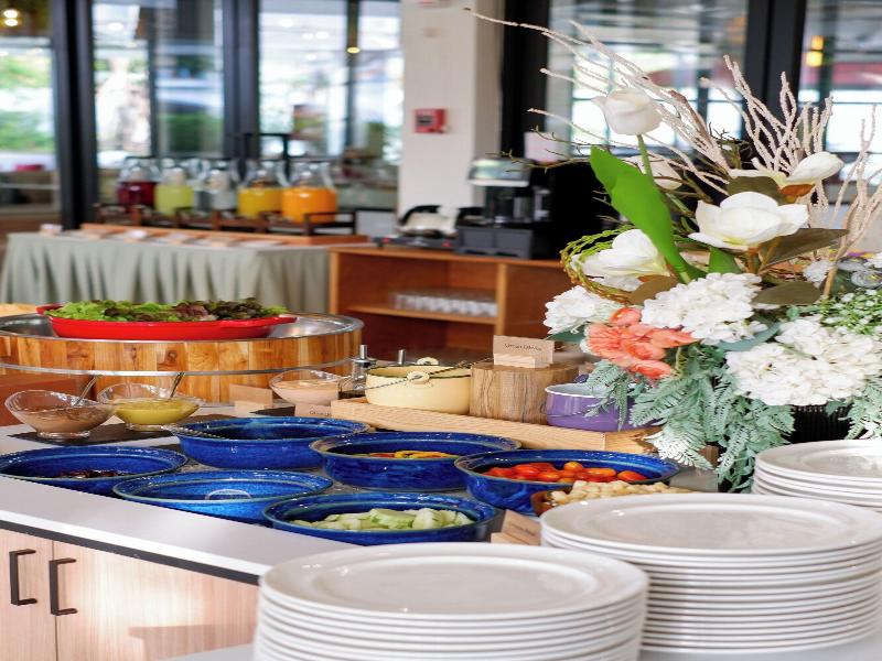 Niranapa Boutique Resort image