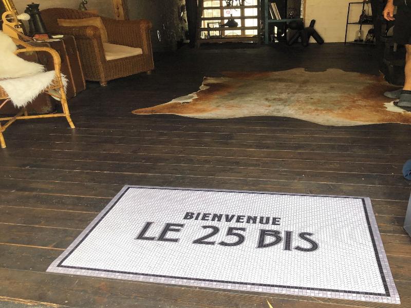 Le 25bis image