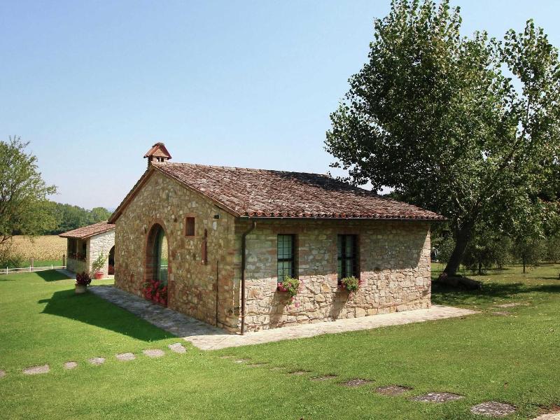 Cottage In Todi With Pool And Sauna image