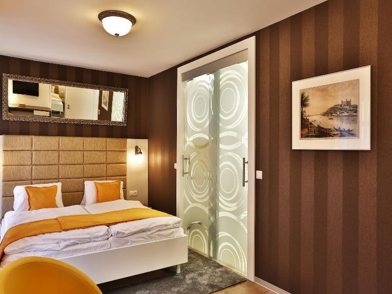 Vip Apartments image