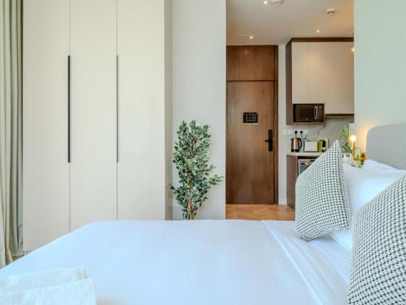Stella Stays Riyadh King Fahd — view
