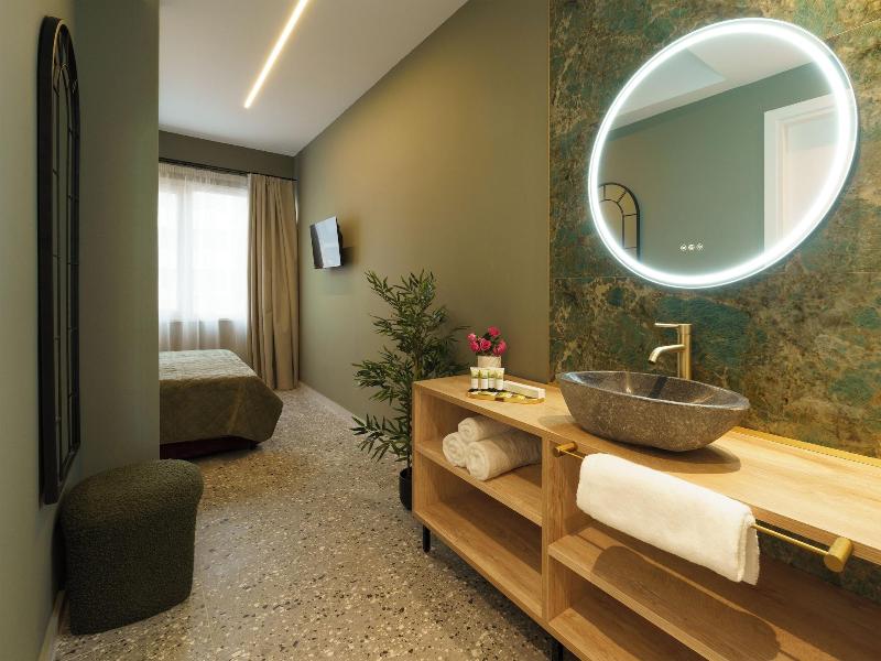 Ernest Suites Psiri image