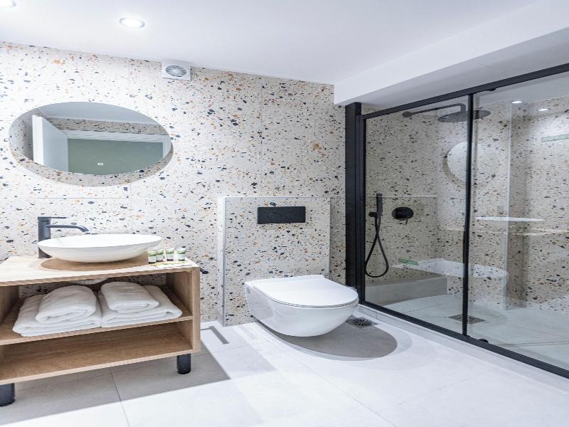 Ernest Suites Psiri image