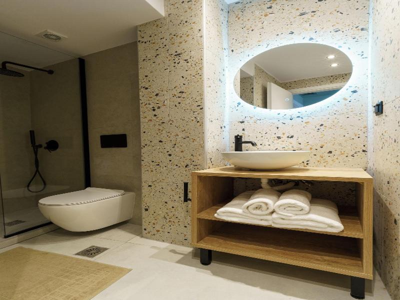 Ernest Suites Psiri image