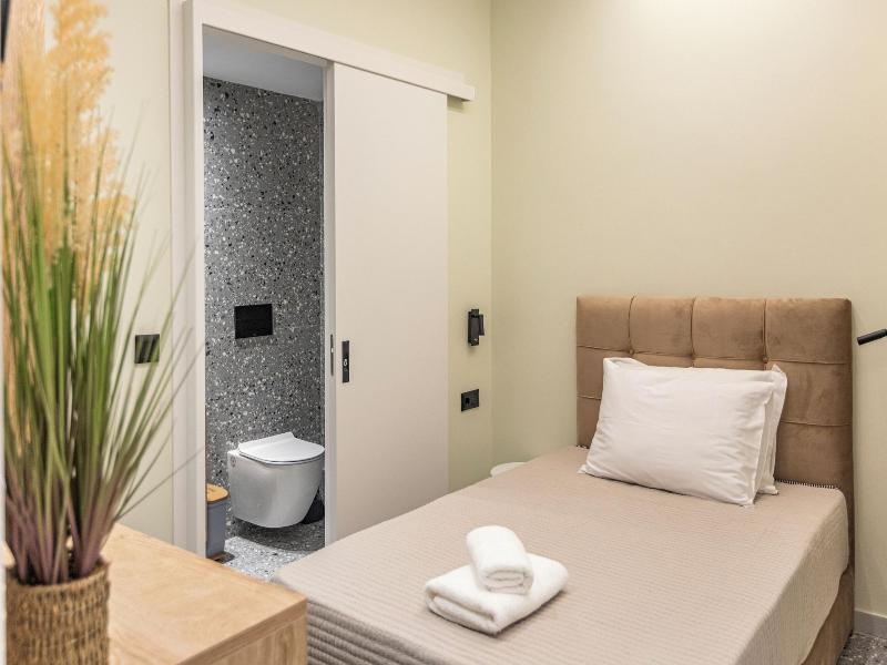 Ernest Suites Psiri image