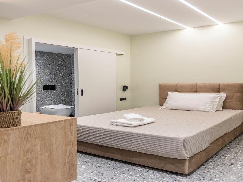 Ernest Suites Psiri image