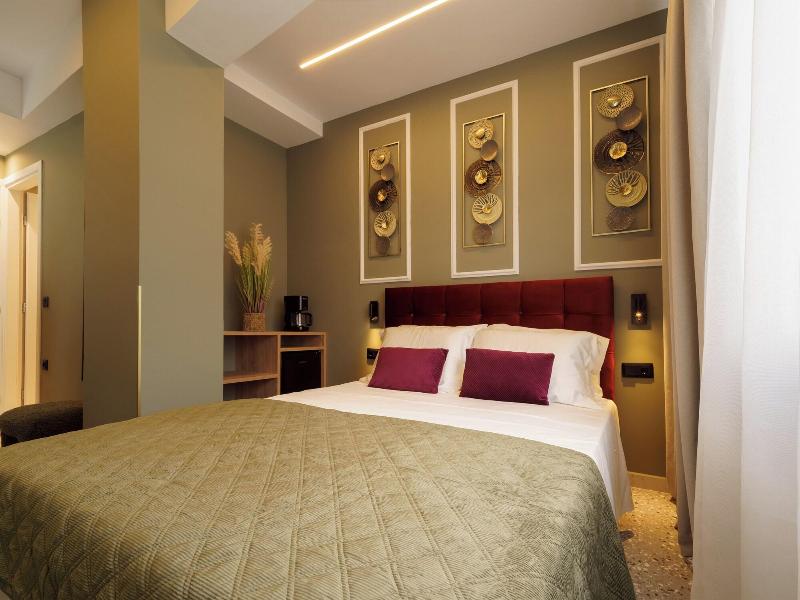 Ernest Suites Psiri image