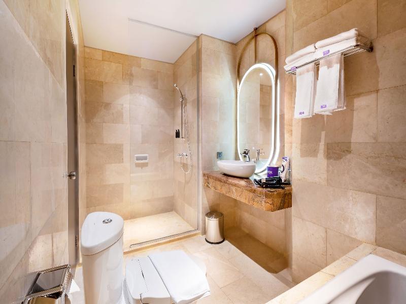 Fox Hotel Nagoya Batam image