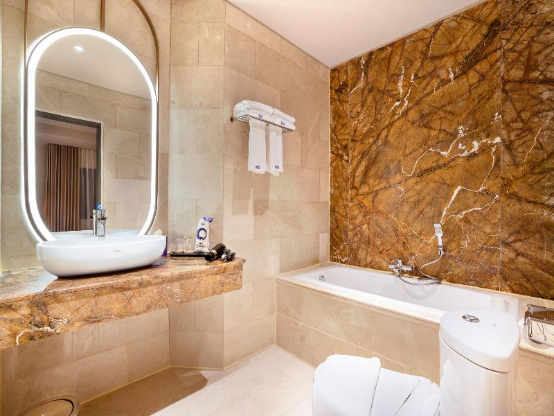Fox Hotel Nagoya Batam image