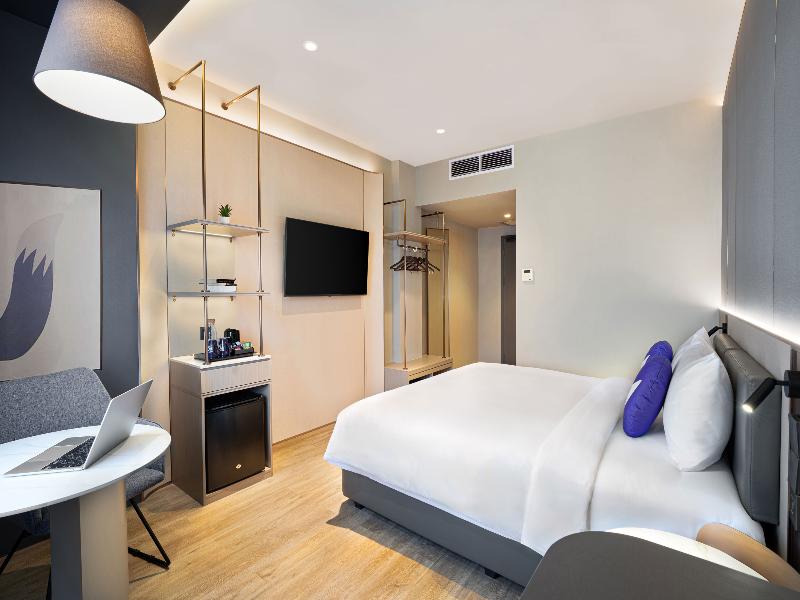Fox Hotel Nagoya Batam image