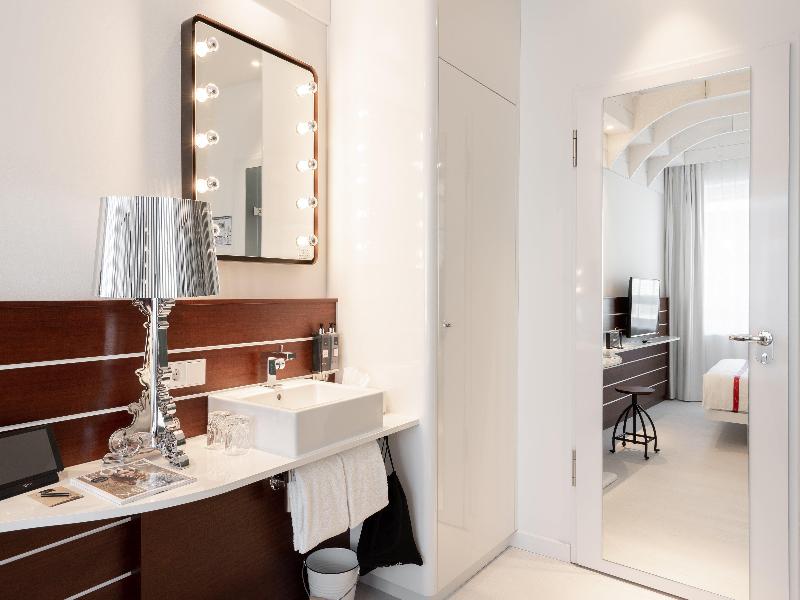 Ruby Frida Hotel Stockholm by IHG image