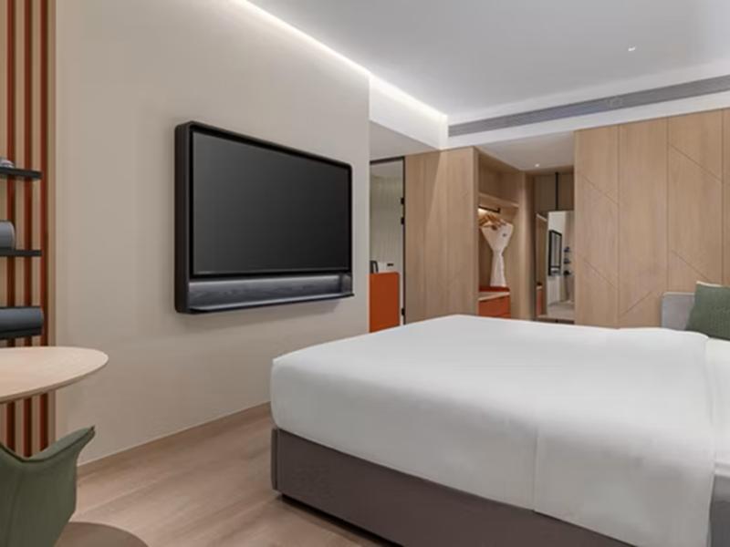 DOUBLE CITY VIEW KING BED