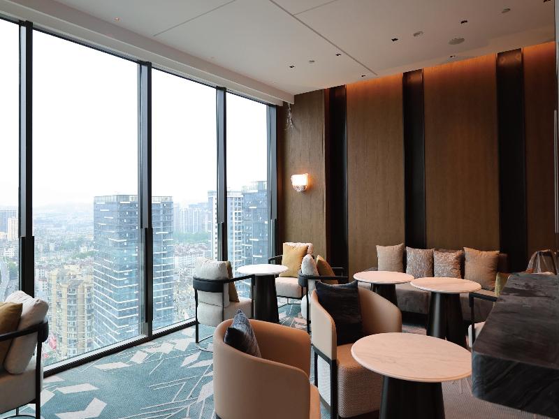 Hualuxe Guiyang Financial City image