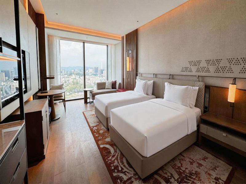 Hualuxe Guiyang Financial City image