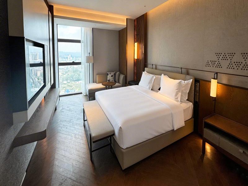 Hualuxe Guiyang Financial City image