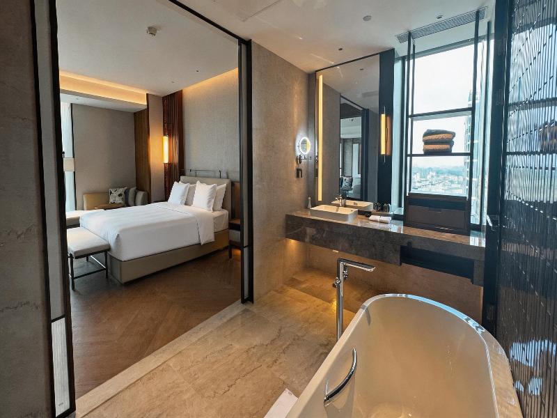 Hualuxe Guiyang Financial City image