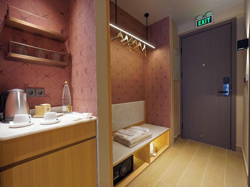 Ionian Crown - Suites In Barbati image