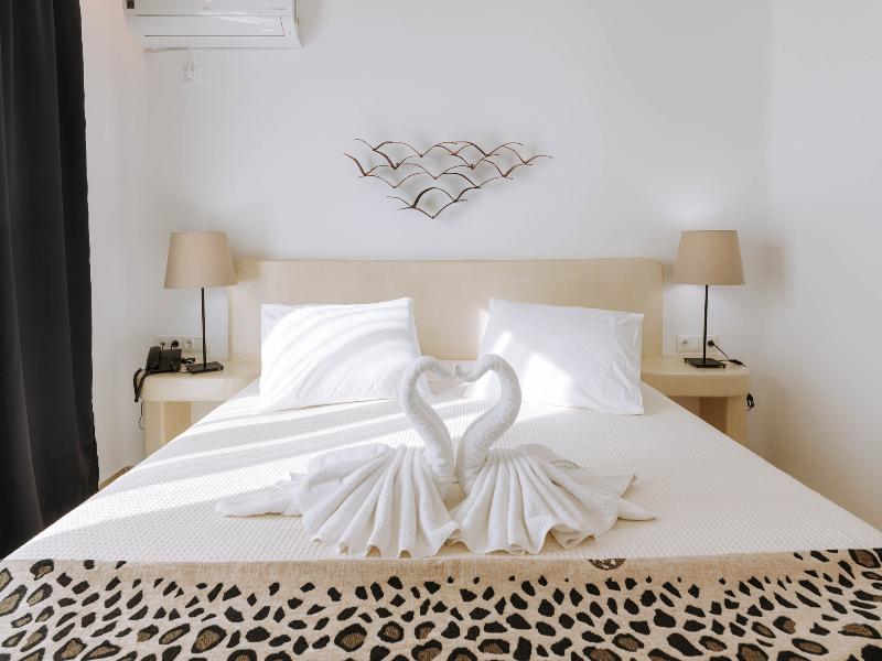 Hotiday Room Collection - Naxos image