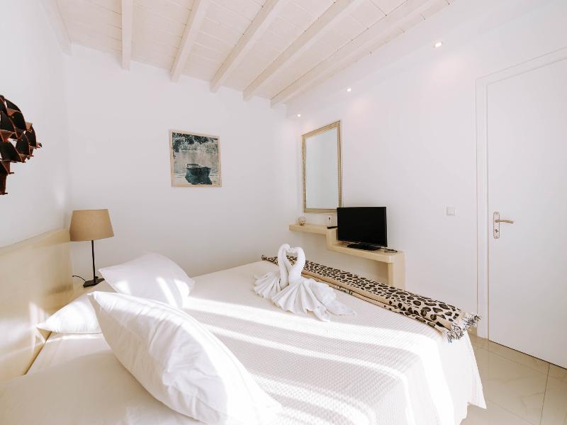 Hotiday Room Collection - Naxos image