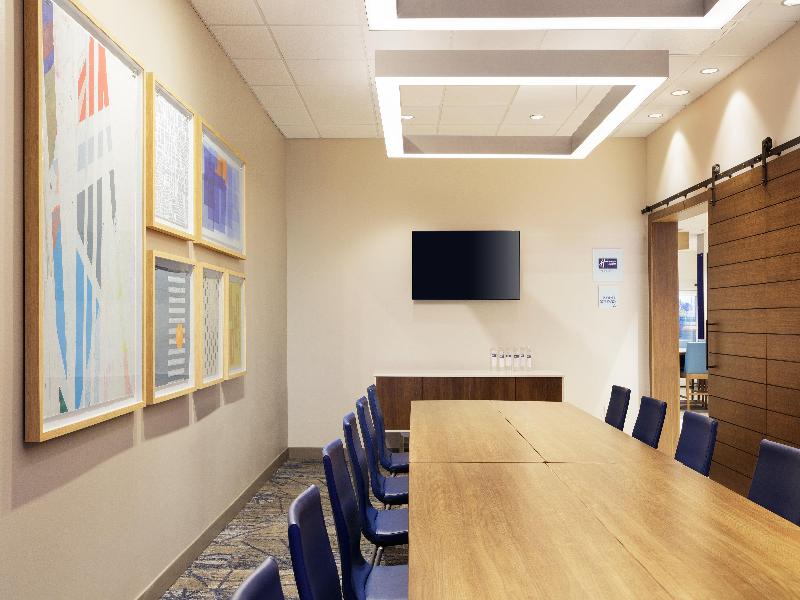 Holiday Inn Express Knoxville Downtown by IHG image