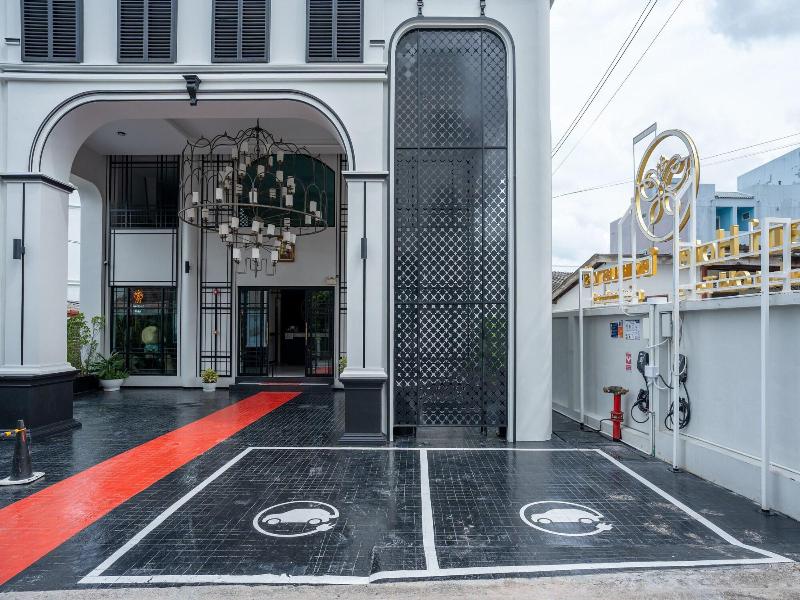 Ratri Hotel Phuket Old Town image
