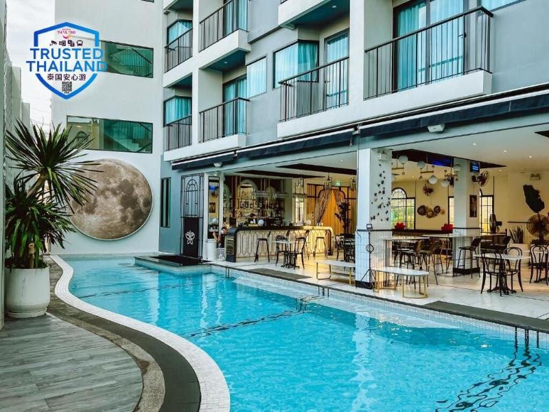 Ratri Hotel Phuket Old Town image