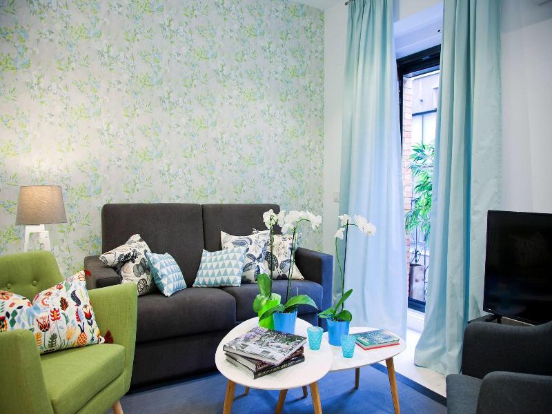 Feelathome Madrid Suites Apartments — general view