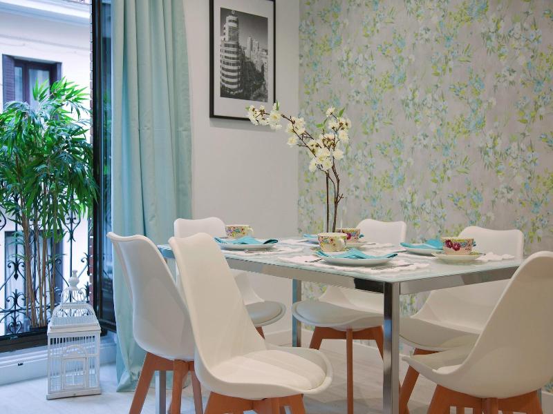 Feelathome Madrid Suites Apartments — view