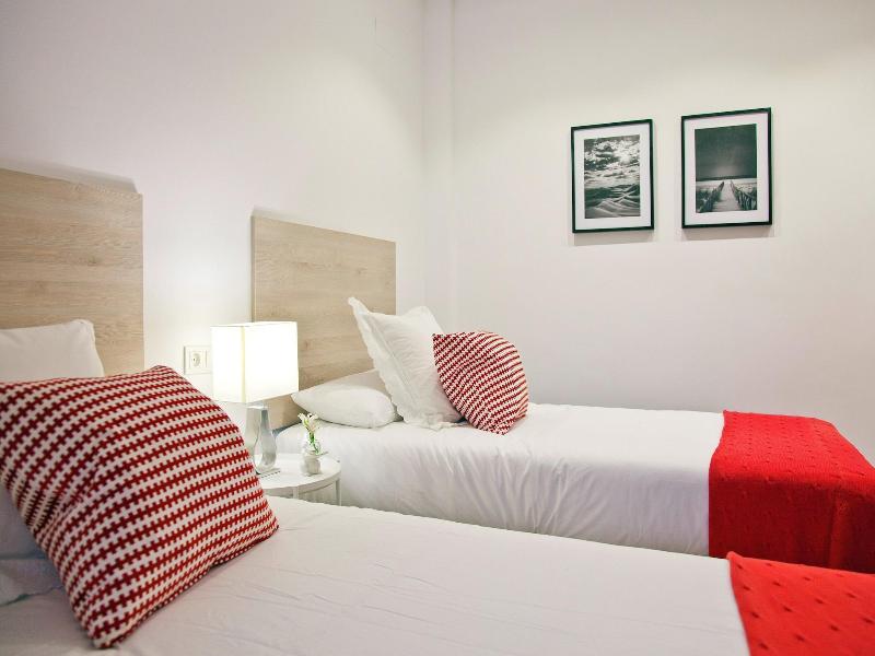 Feelathome Madrid Suites Apartments image