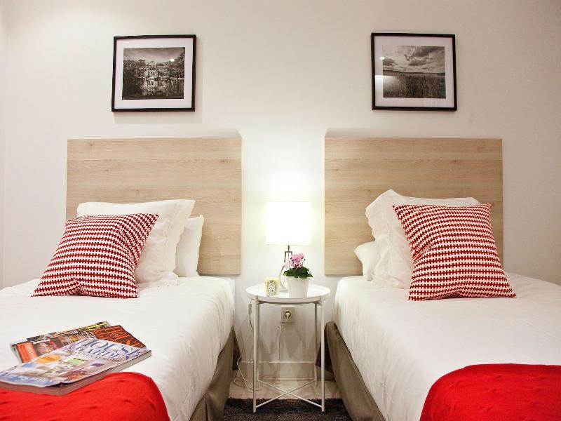 Feelathome Madrid Suites Apartments image