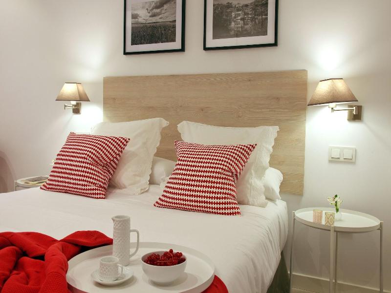 Feelathome Madrid Suites Apartments image