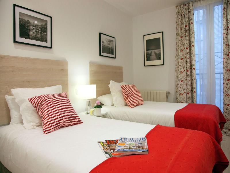 Feelathome Madrid Suites Apartments image