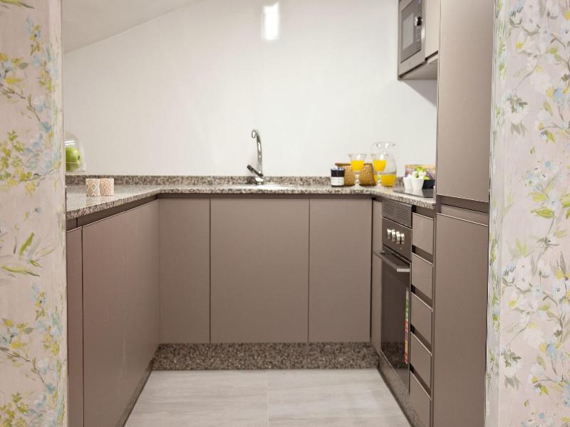 Feelathome Madrid Suites Apartments image