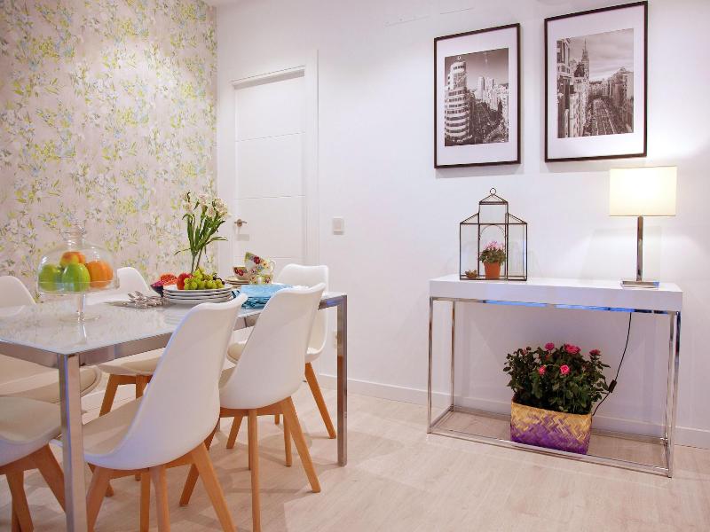 Feelathome Madrid Suites Apartments image