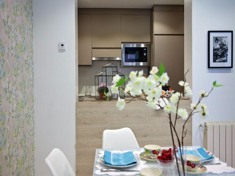Feelathome Madrid Suites Apartments image