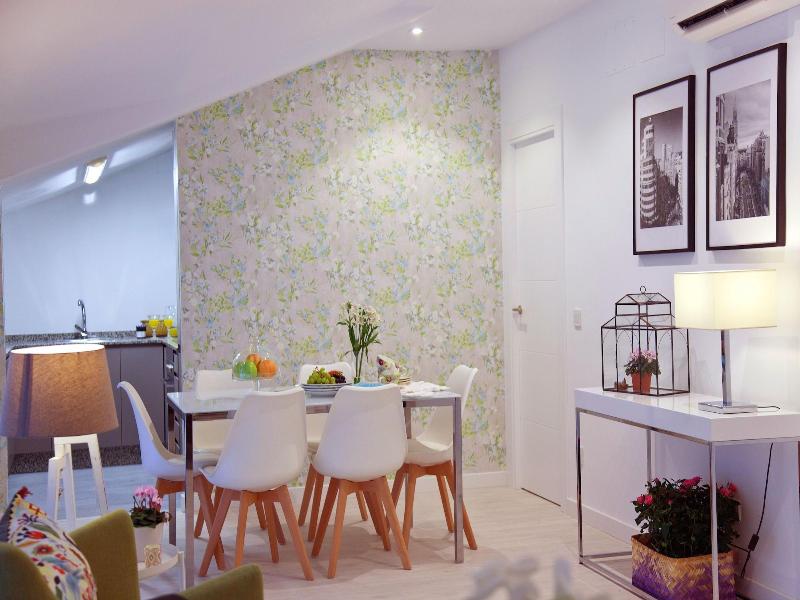 Feelathome Madrid Suites Apartments image
